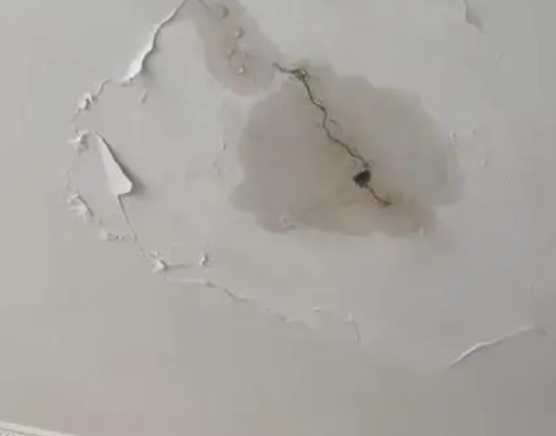 虹口阳台漏水维修公司分享下屋面防水工程质量问题原因分析